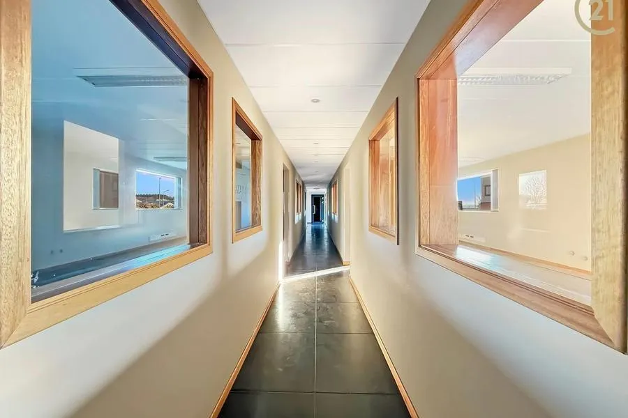 Entrée - Espace de Bureaux avec Terrasse à Dinant