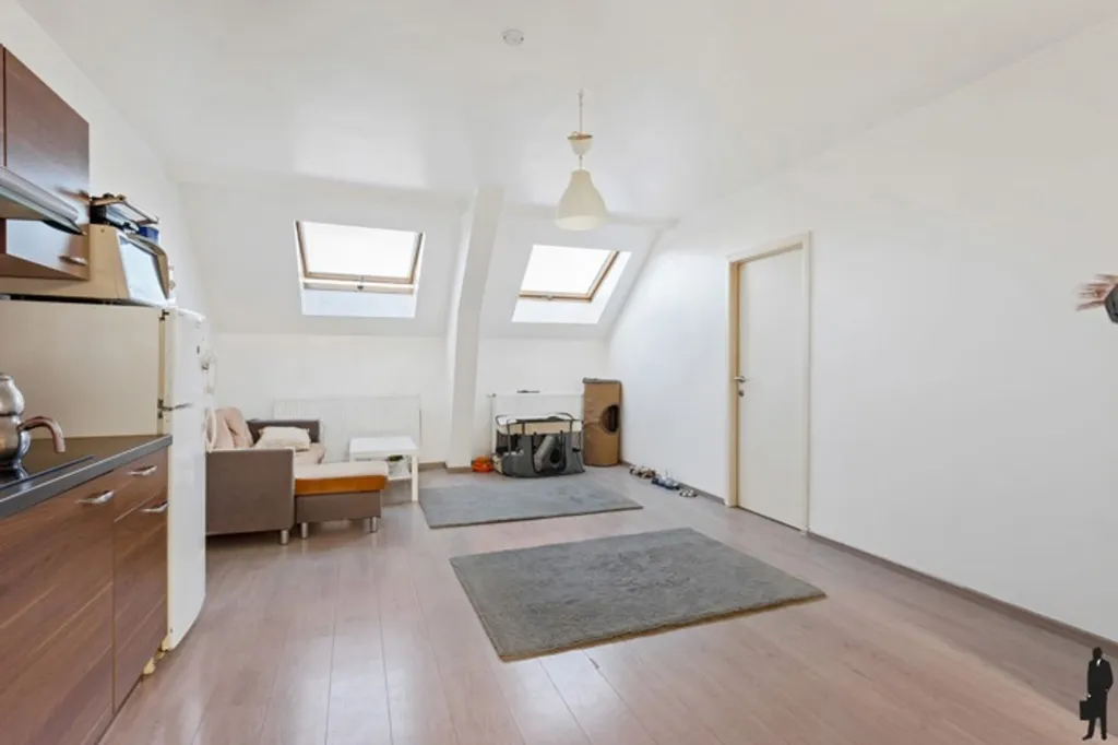 2 magamistoaga maja asukohas Antwerpen