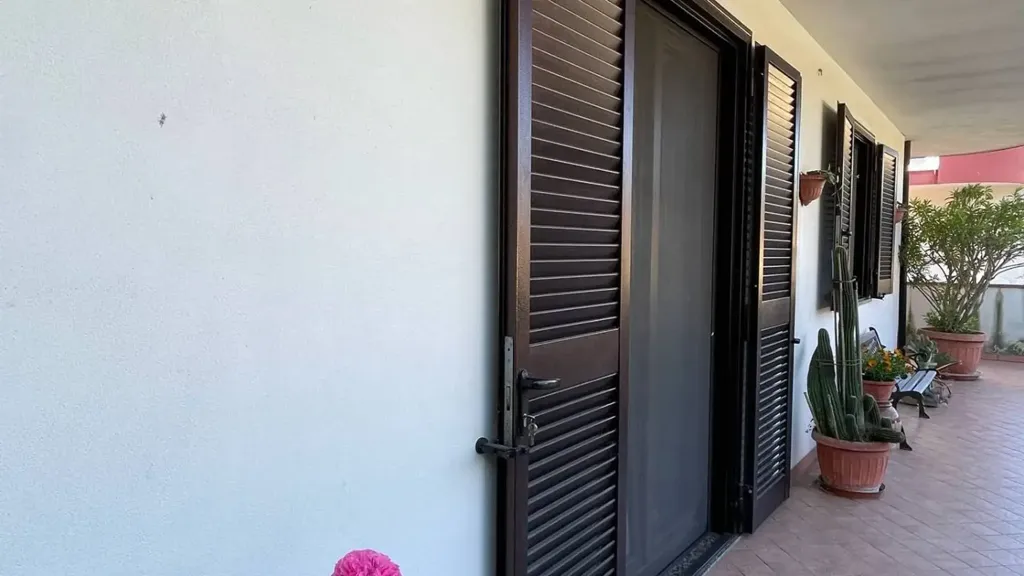 Balcon - Rear-Accessed Apartment with Private Garden in Ceccano