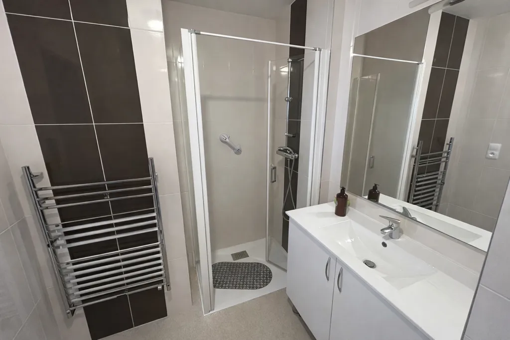 Vannitoad - 2-Bedroom Apartment with Terrace in Challans Centre