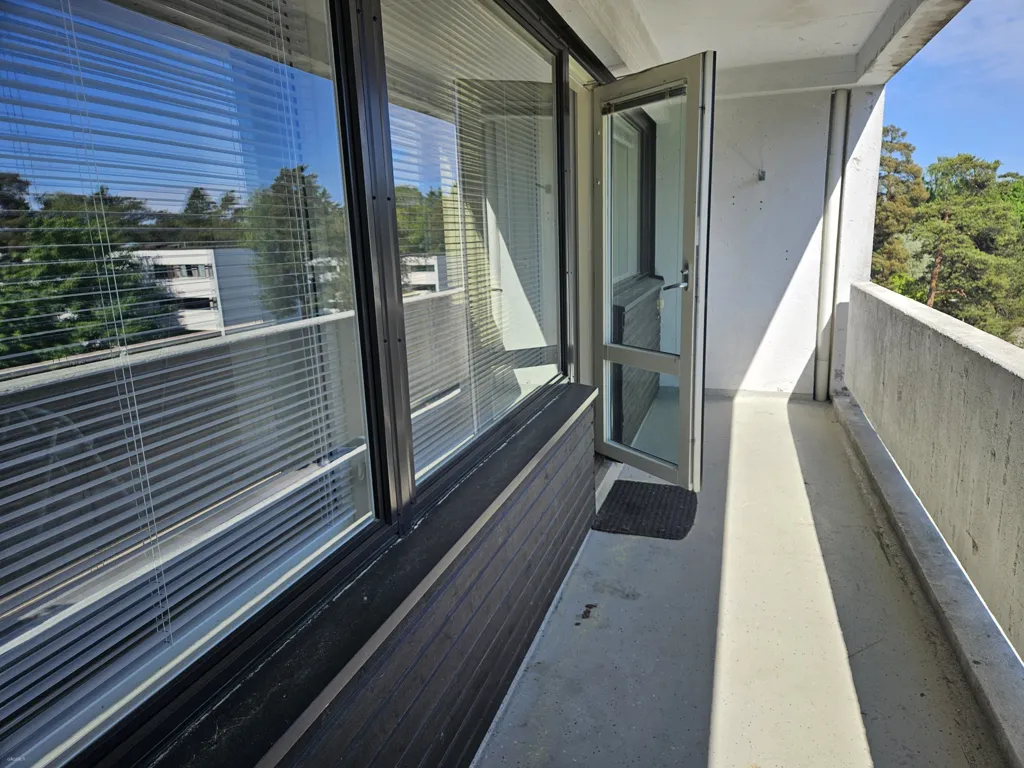Rõdu - Bright Studio Flat with Balcony in Espoo