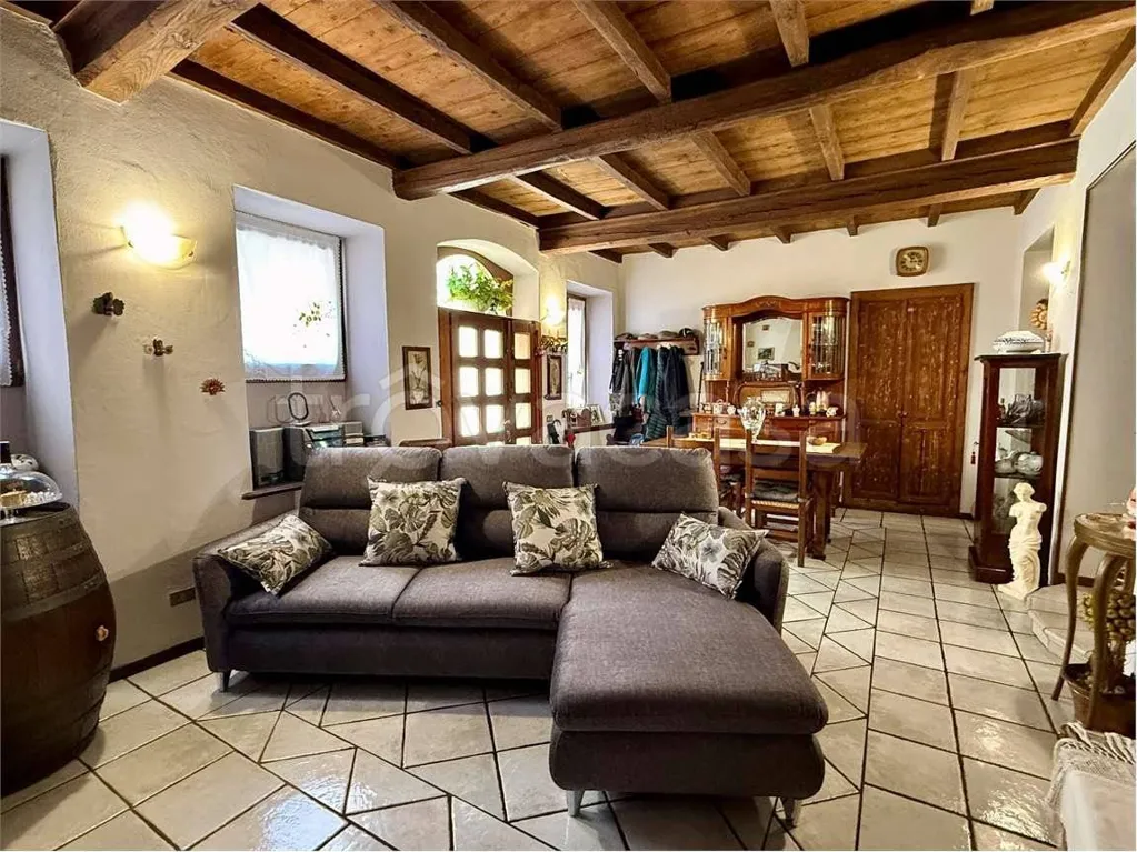 Séjour - Rustic Semi-detached House with Balcony in Armeno