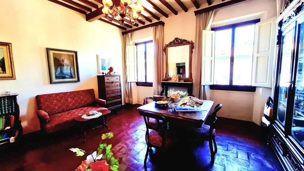 Salle à manger - Five-Bedroom Apartment with Terrace in Lastra a Signa