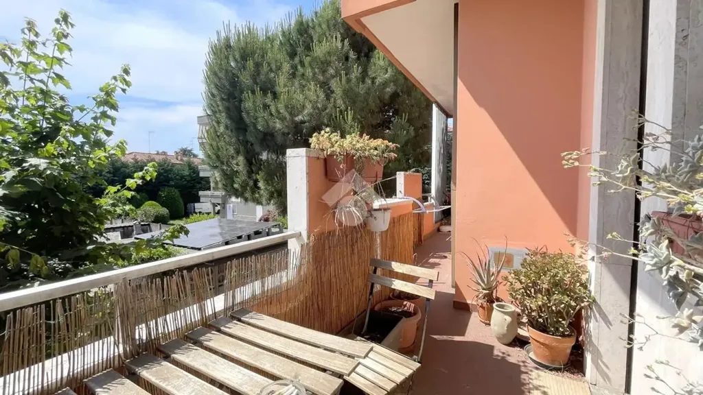 Rõdu - 3-Bedroom Apartment with Balcony in Cornaredo