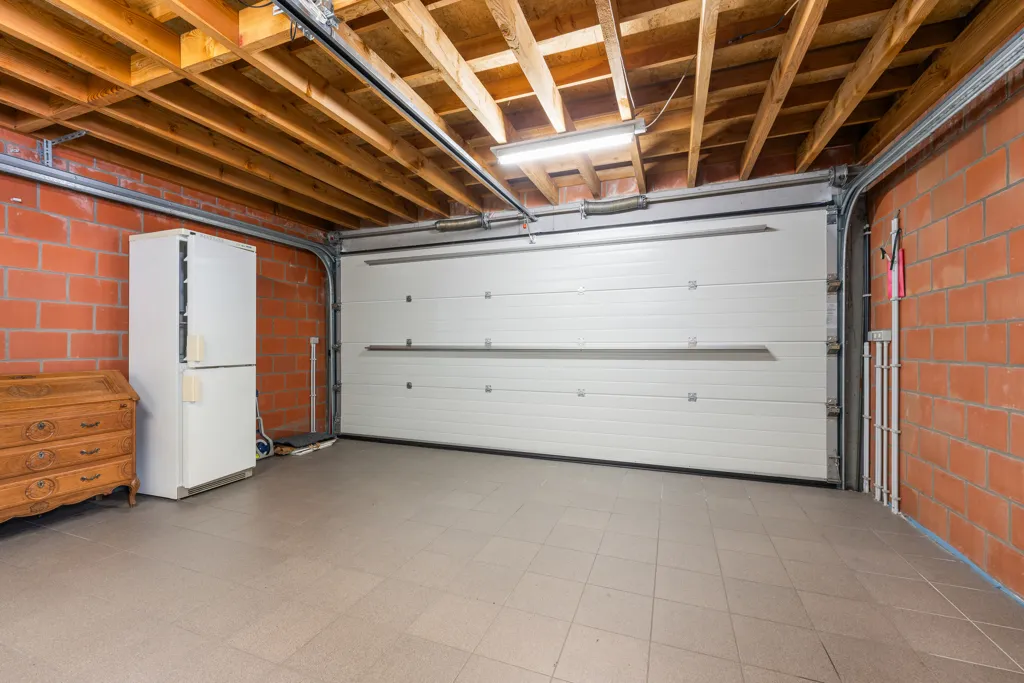 Garage - Duplex avec Vue sur la Place à Deinze