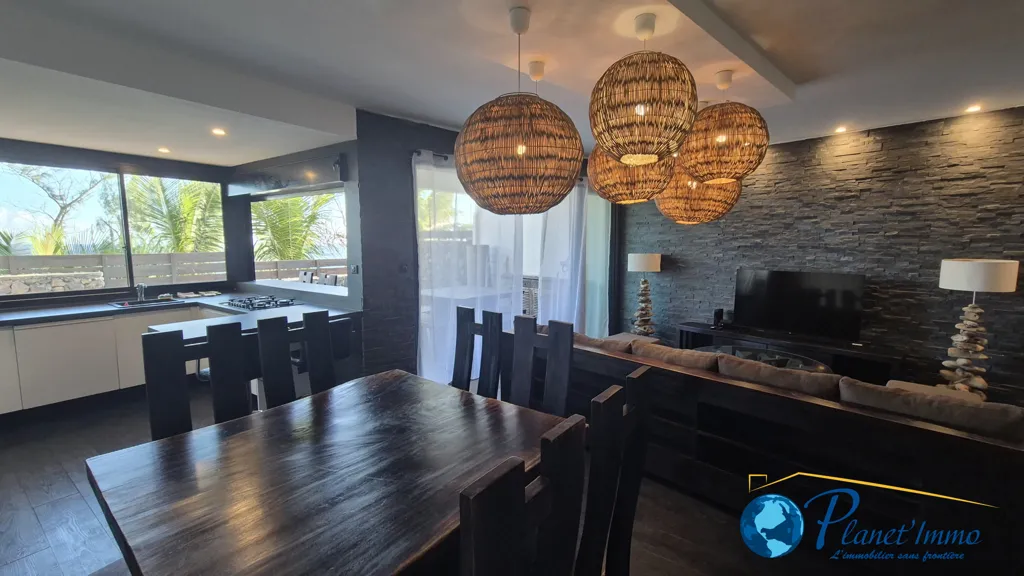 Salle à manger - Villa d'Architecte en Bord de Mer à Saint-Pierre