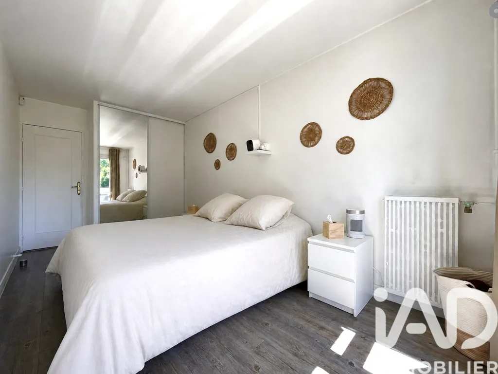 Chambres - Appartement avec Balcons et Ascenseur à Taverny