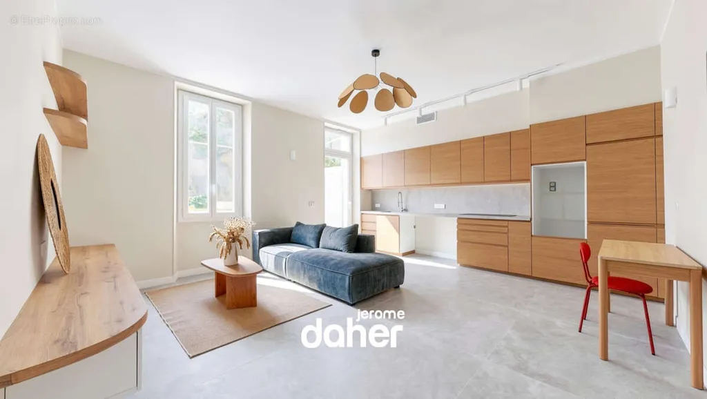 Living Room - Renovated Apartment with Garden in Saint-Lambert
