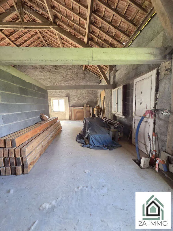 Garage - Rustic Cottage with Garden in Cisternes-La-Forêt
