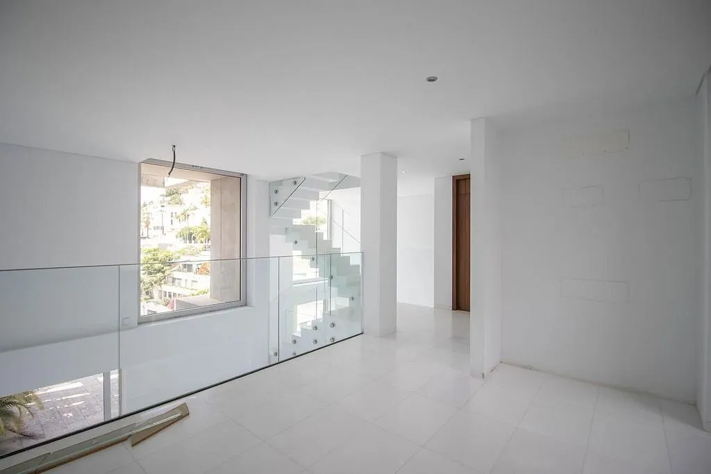 Entrée - Contemporary Townhouse with Pool in Ifara