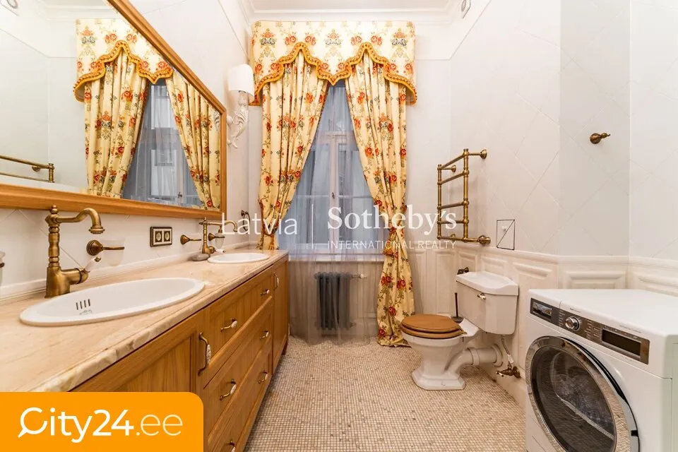 Salles de bain - Renovated Jugendstil Flat in UNESCO Site