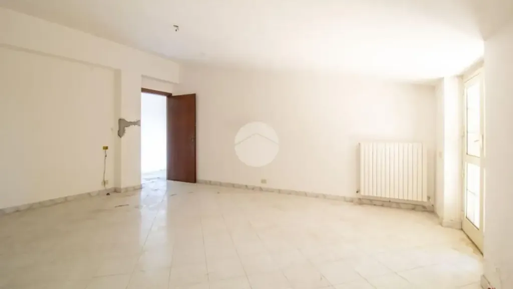 Toad - Quadrilocale with Balcony in San Polo dei Cavalieri