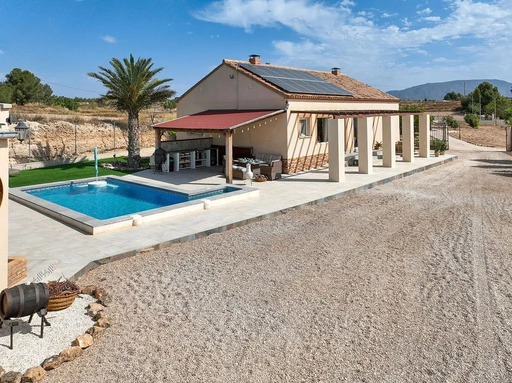 Piscina - Villa with Pool and Terrace in Pinoso
