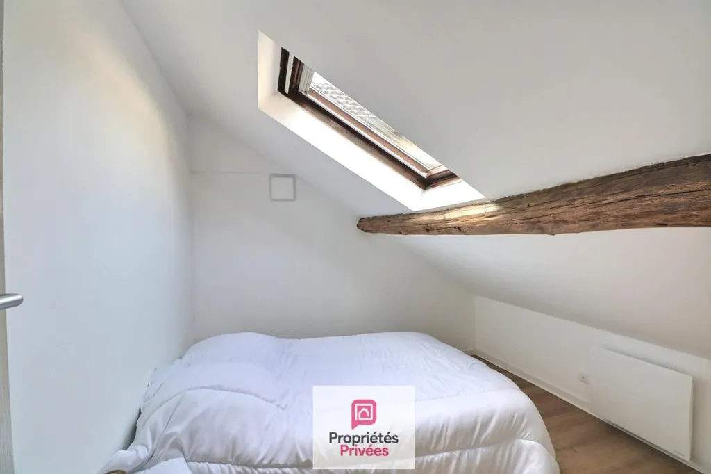 Pièces - Appartement Meublé Centre-Ville avec Cuisine Ouverte