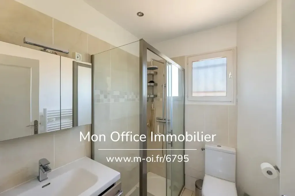 Bagni - House with Pool in Puyricard