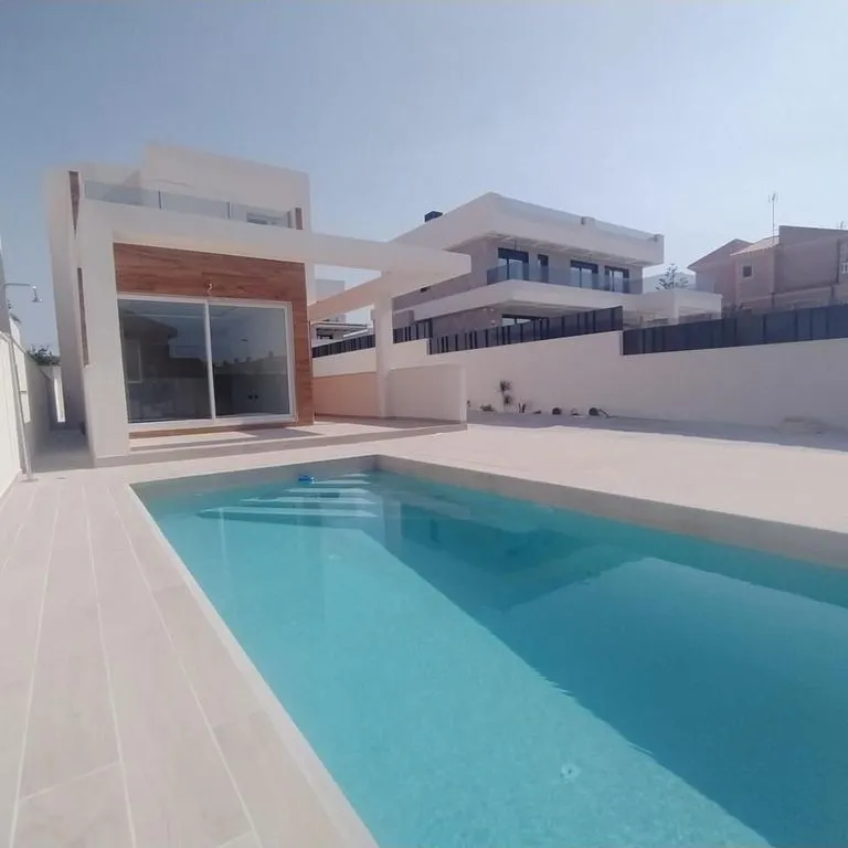 Piscina - Luxury Villa with Pool in Torrevieja