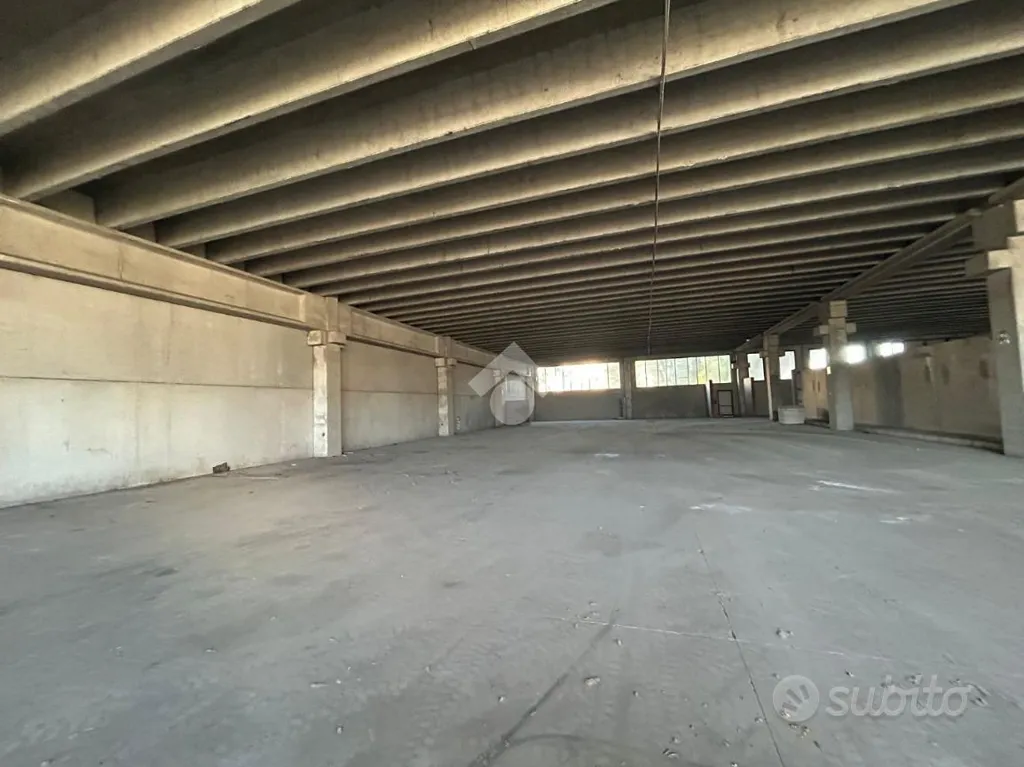 Garaaž - Warehouse with Ramp in Cellatica Industrial Zone