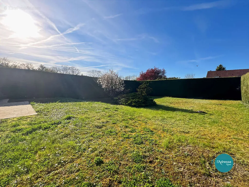 Jardin - Maison avec Terrasse à Guigneville-sur-Essonne