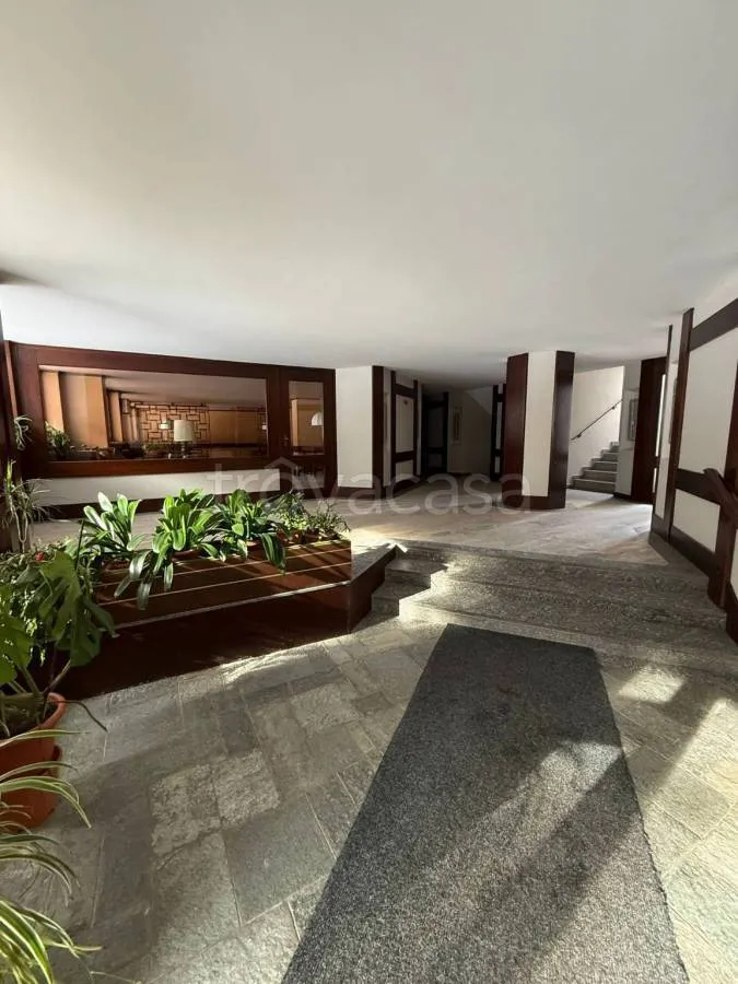 hallway_entrance