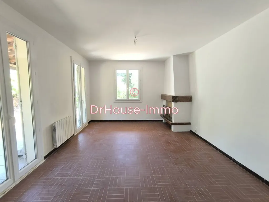 Séjour - Maison Charmante avec Terrasse au 12ème Arrondissement de Marseille