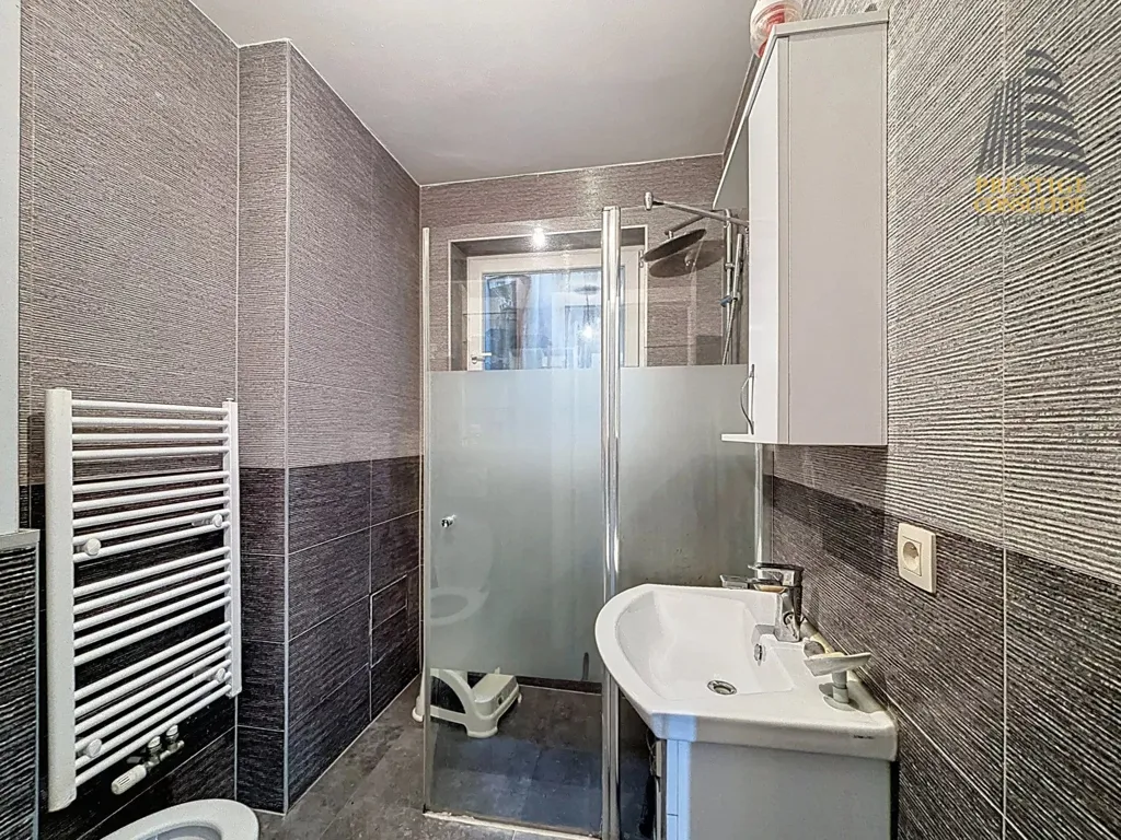 Salles de bain - Studio avec Vue sur le Canal à Anderlecht