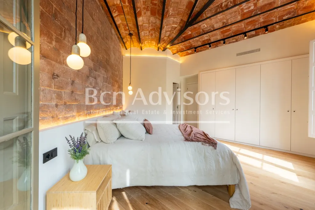 Magamistoad - Refurbished Apartment with Original Features in Eixample