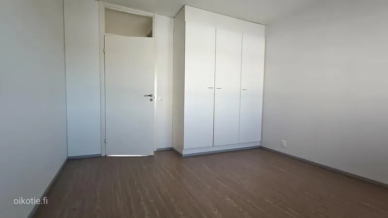 Magamistoad - 3-Bedroom Apartment with Balcony in Espoonlahti
