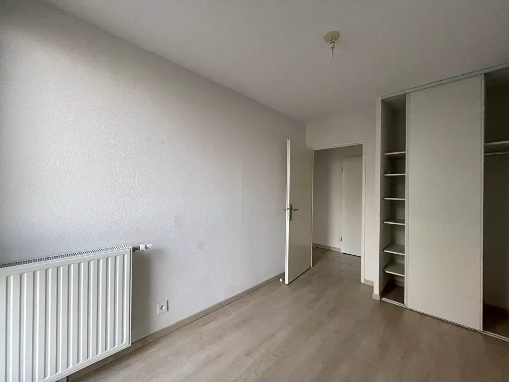 Chambres - T3 avec Balcon et Parking à Blagnac