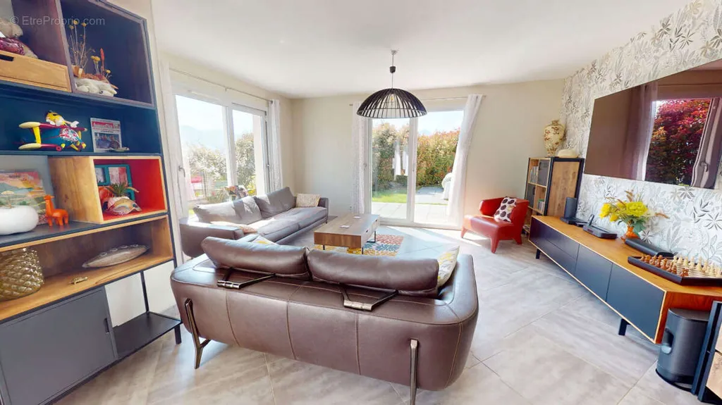 Elutuba - Modern House with Panoramic View in Claix