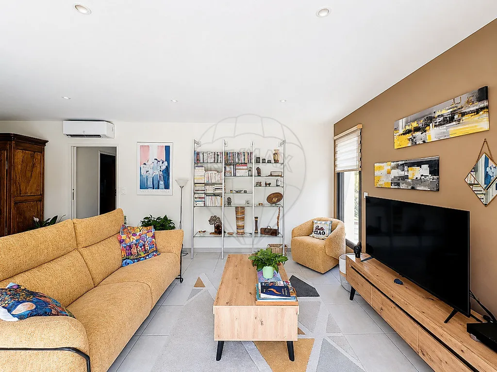 Séjour - Villa Contemporaine avec Piscine à Proximité des Commodités