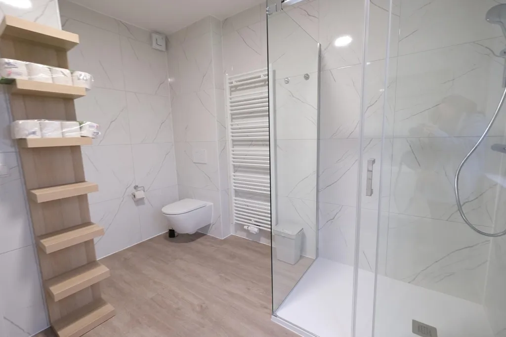 Salles de bain - Chambre à Louer à Luxembourg-Bonnevoie
