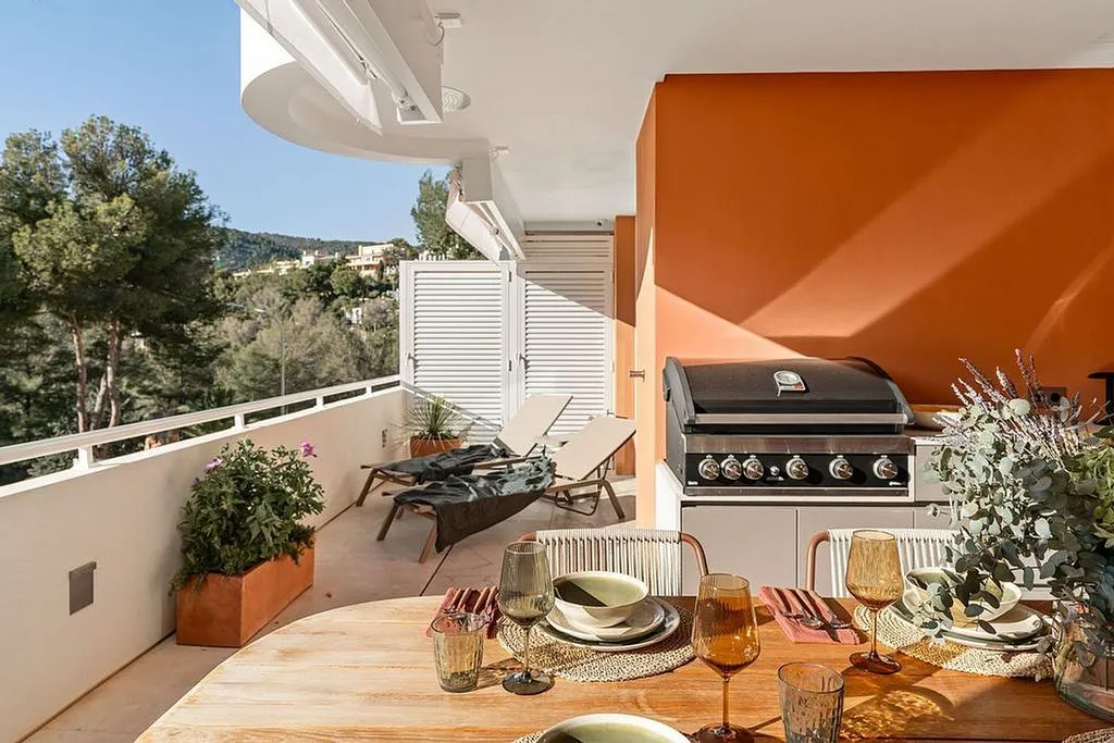 Terrass - 3-Bed Apartment with Pool in Illetes