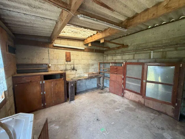 Cuisine - Maison avec jardin et garage à Forges de Lanouée