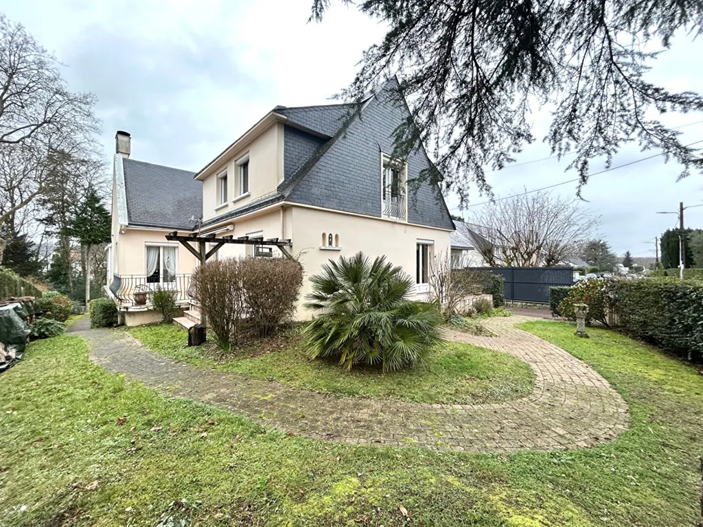 Extérieur - Maison de Plain-Pied avec Terrain Arboré à Orvault