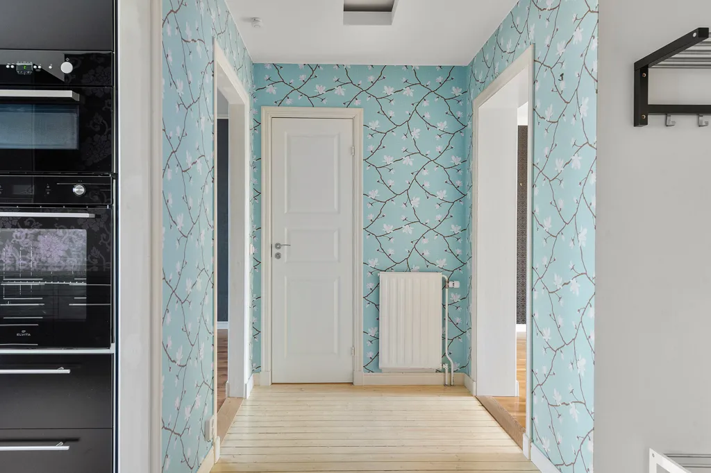 Hallway - 3-Bedroom Apartment with Balcony in Sala