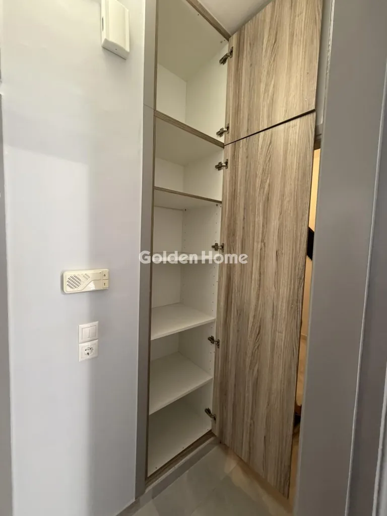 Rooms - Bright Apartment with Balcony in Varvakeios Square