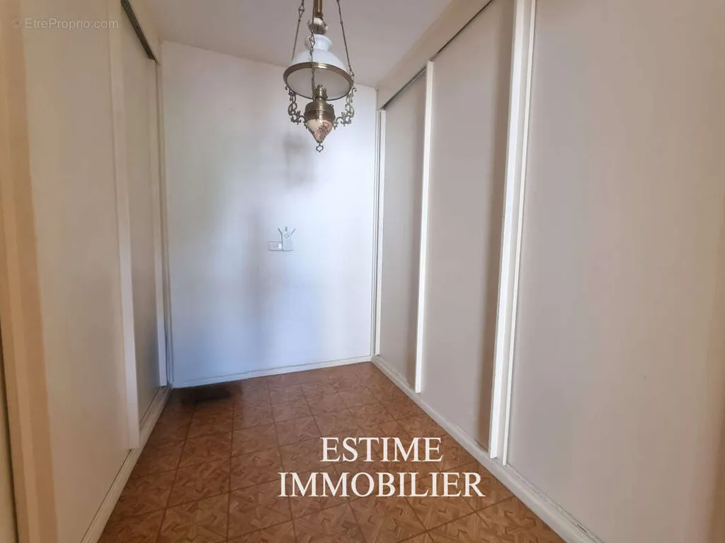 Entrée - Appartement T5 au Parc Saint-Maur à Lille