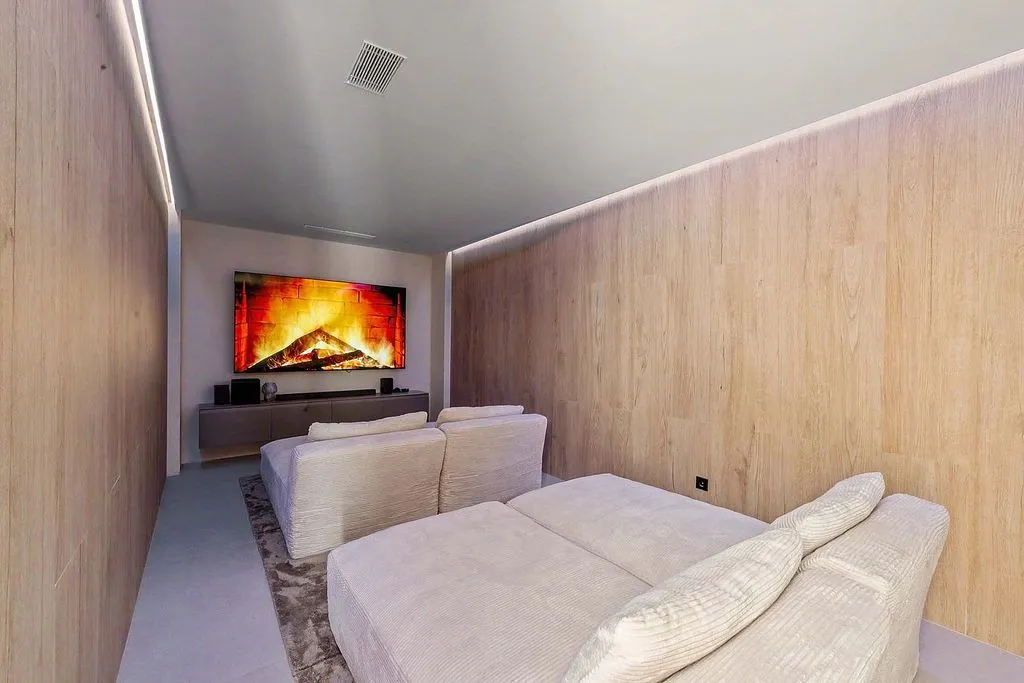 Toad - Passivhaus Villa with Infinity Pools in La Cala Golf