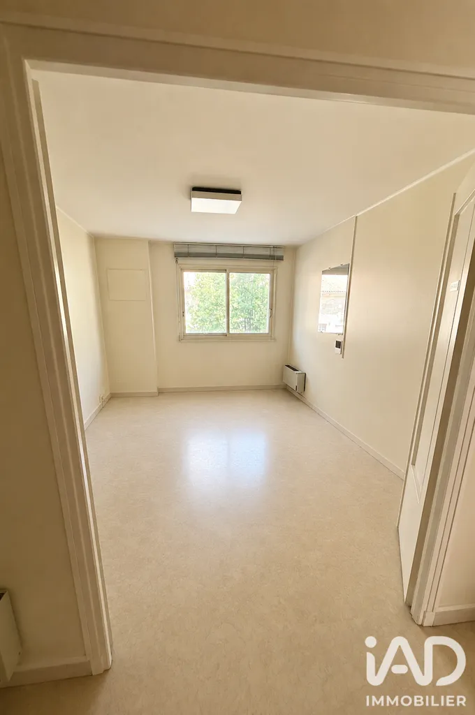 Toad - Toulon Apartment with North-South Exposure