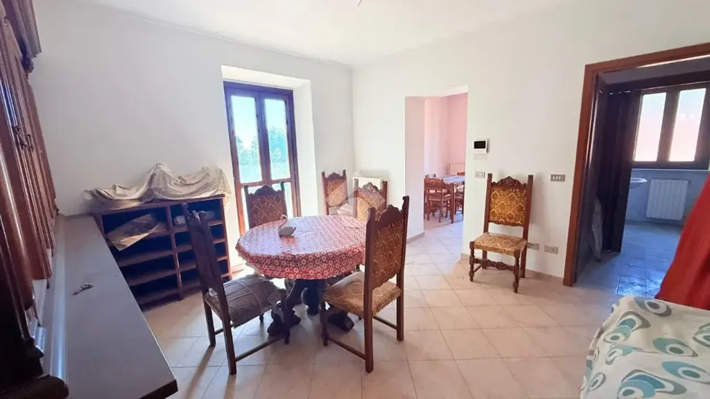 Salle à manger - Apartment with Three Balconies in Lanzo Torinese