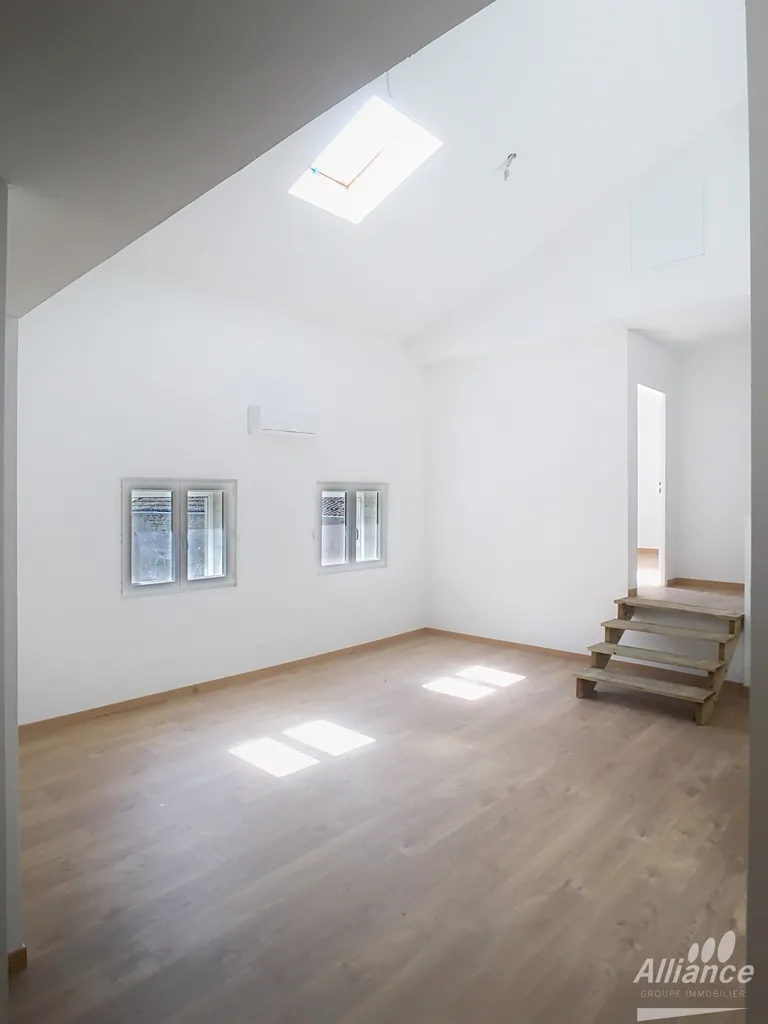 Toad - New Duplex Flat with Parking in BART Area