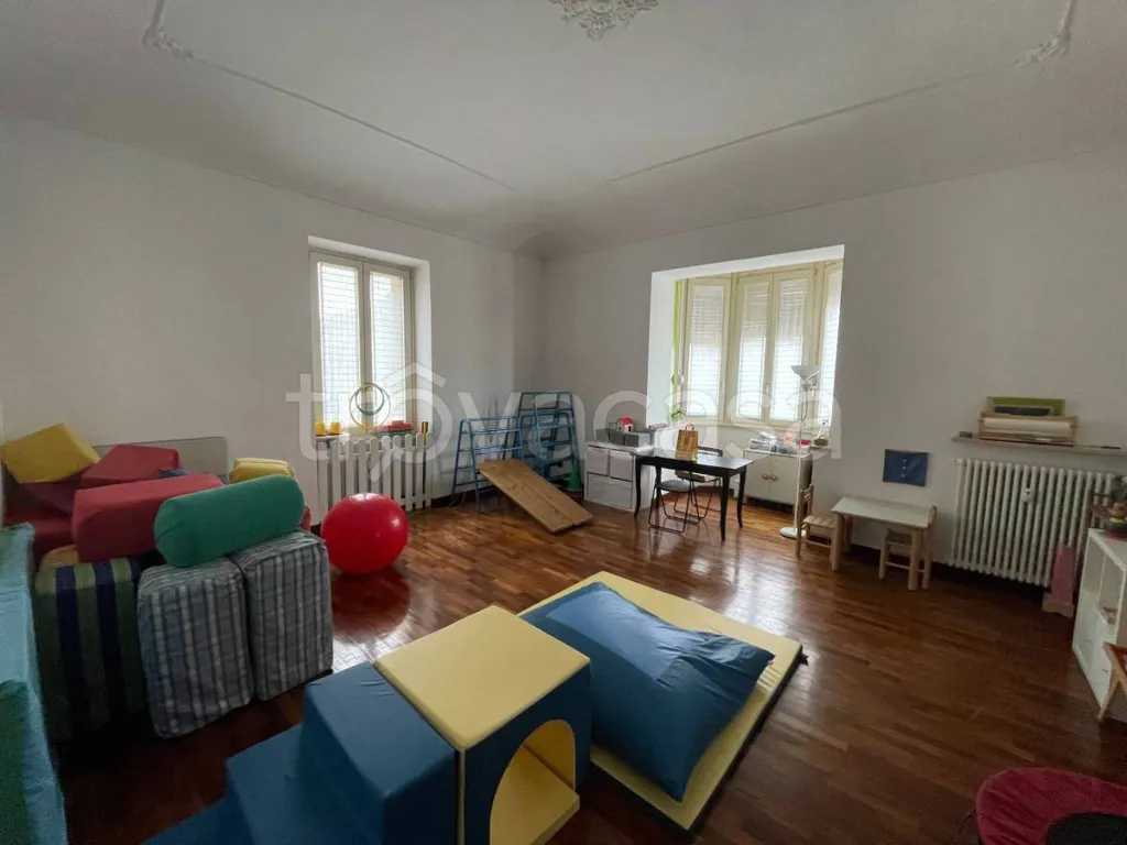 Pièces - Rustic Apartment with Balcony in Cuneo