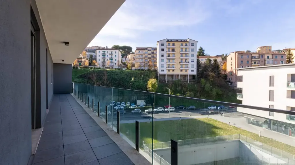 Rõdu - Apartment with Long Balcony in Siena