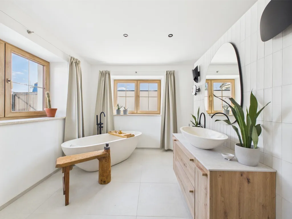 Bathrooms - 3-bedroom house in Frontenhausen
