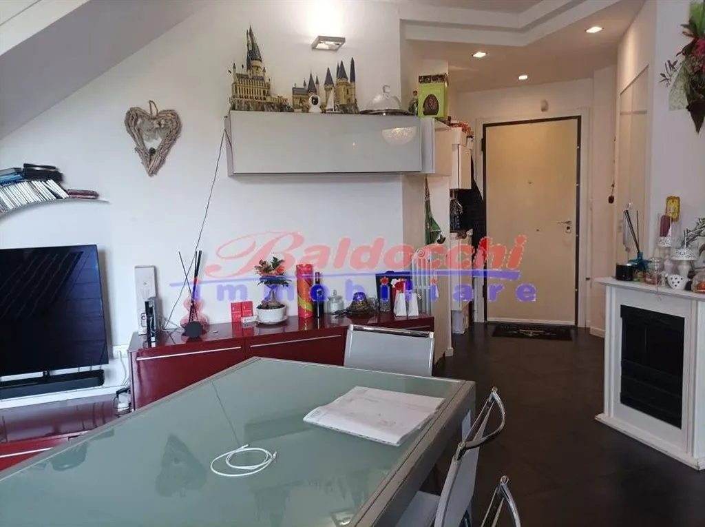 Soggiorno - Duplex con terrazzo in zona residenziale a Fano
