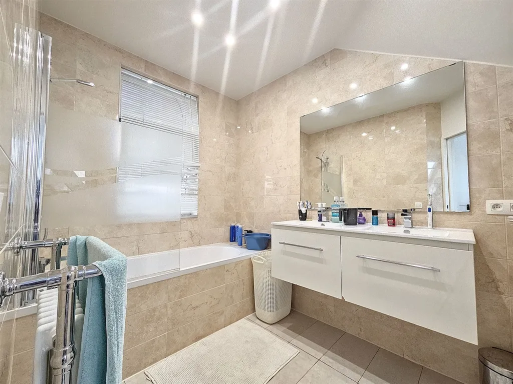 Vannitoad - Luxury Penthouse with Parking in Antwerp Centre
