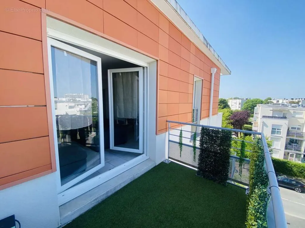 Balcon - Appartement T3 avec Terrasse et Garage à Tours Nord