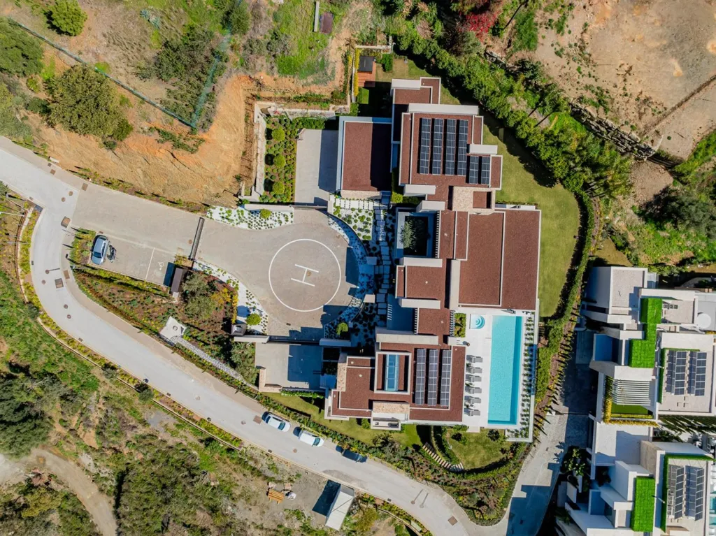 Õhuvaade - Detached Villa with Infinity Pool in Benahavís