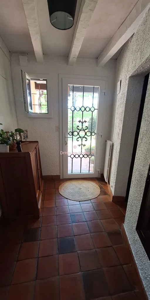 Entrée - Maison 4 Pièces avec Grand Terrain à Chancelade