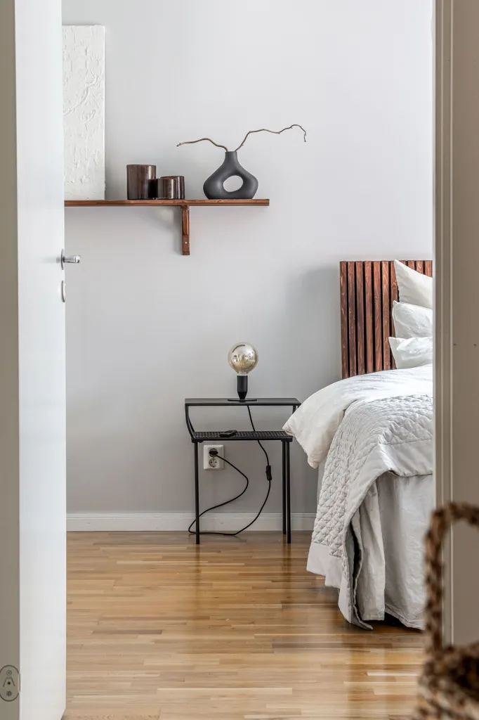 Bedrooms - Apartment with Large Windows in Mariehöjd